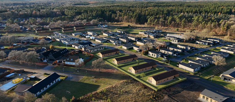 Nybyggede huse med egen grund, have og trygge rammer
